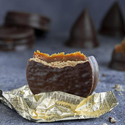 Milk Chocolate Havanna Alfajores filled with Dulce de leche 660 g / 23.28 oz (Box of 12)