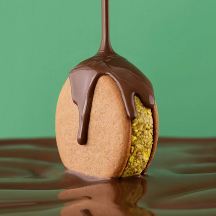 Alfajor Havanna Dubai Con Pistacho 65 g / 2.29 oz (Box of 4)